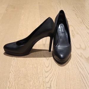 Nine West Black Quabree Platform Pumps
